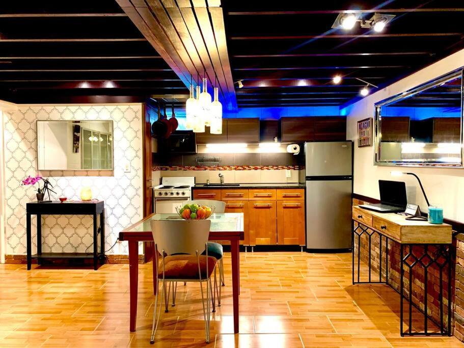 Live In This Iconic East Side Lower Level Unit Providence Exteriör bild