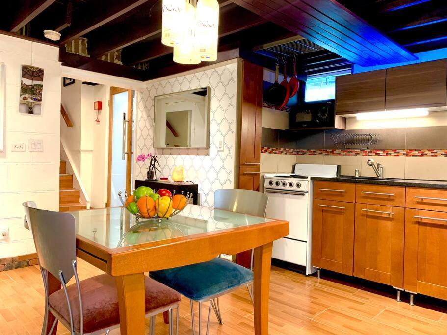 Live In This Iconic East Side Lower Level Unit Providence Exteriör bild